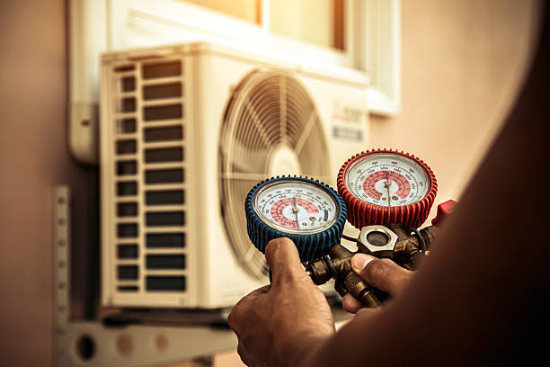 Professional Hvac technician working in Franklin, CA